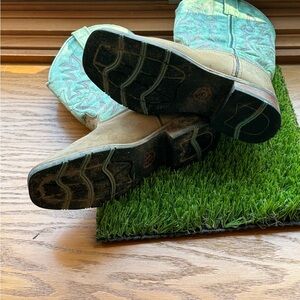 Turquoise suede Laredo boots